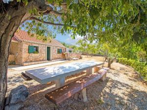 Charming Holiday Home in Seline with Garden 