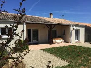 Maison neuve avec jardin, plage à 1.5km, animaux acceptés, équipements familiaux et sportifs - FR-1-336-100 - Le Bernard