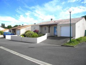 Maison neuve avec jardin, plage à 1.5km, animaux acceptés, équipements familiaux et sportifs - FR-1-336-100