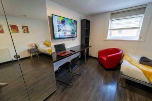 Modern studio available close to the city