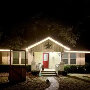 Pet Friendly Graham 2 Bedroom Home Christmas 365 at The Mistletoe Farm - Caddo