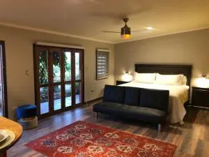 Strip Center Suites by Casona Lo Aguirre - Talagante