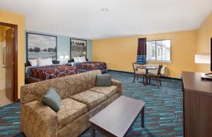 Queen Studio Suite with Two Queen Beds - Smoking room in Super 8 by Wyndham Somerset
