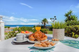 Adosada con jardín y piscina con acceso al mar - DOÑA LOLA