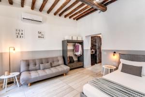 Costaguti 36 Apartment