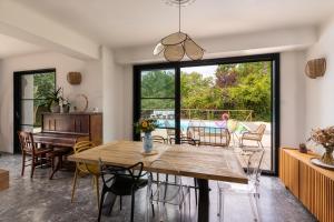 Maisons de vacances La Belle Salisienne - Maison vue montagne et piscine : photos des chambres