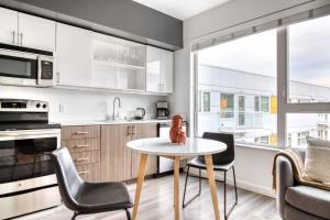 Redmond 1br w gym bbq nr Town Center SEA-507