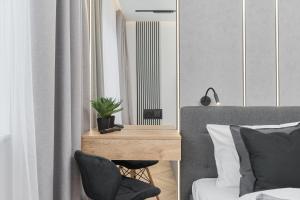 Exclusive Apartment with Balcony & Parking Wrocław by Renters Prestige