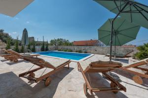 Villa Dante with sea view & private pool