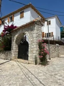 Old Town Hotel Dhermi - Vranisht