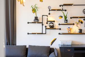 Stunning New 2 Bedrooms Apt Shopping & Parking