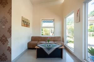 Urbanview Resort Adang Zecky Cisarua Puncak by RedDoorz