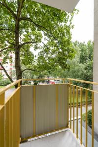 Mokotów Orzycka Beige Studio by BookingHost