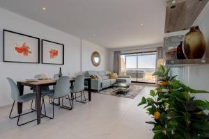 2 Bedroom Penthouse with Sea View @ Estepona Hills