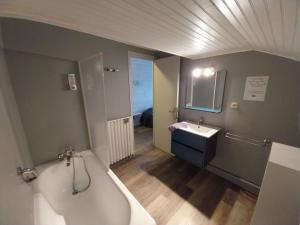 Hotels Hotel L'Oustalet : photos des chambres