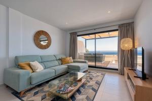 2 Bedroom Penthouse with Sea View @ Estepona Hills