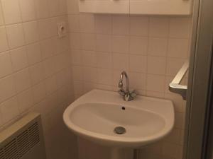 Appartements Appartement cosy a Arette - Casier a skis, micro-ondes/grill, parking gratuit - Option linge & menage - FR-1-602-105 : photos des chambres