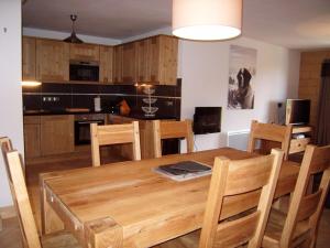 Appartement 8 personnes, piscine, wifi, 4 ch, parking - FR-1-733-123