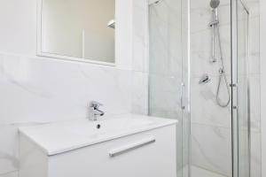 Soleē, Family Holidays & Hostelling