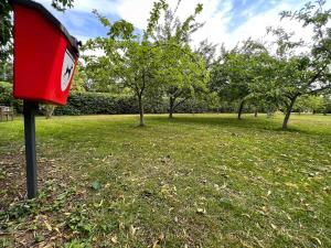 Rose Cottage rural cosiness with footpaths to the local Macro Brewery Pub