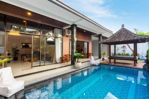 Luxury 3 bedroom villa - 200m to Beach *Gym Included*