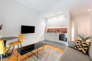 Phaedrus Living: Luxury Flat Panormou