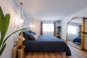 Maisons de vacances Viens on s'aime - Suite avec jacuzzi, sauna et services inclus : photos des chambres