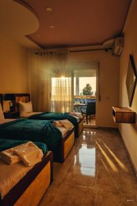 CHEZ AZIZ Holiday apartment - 3hvězdičkové hotely ve městě Šafšawán