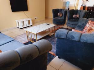 Lux Suites Honey Dew Stays Athiriver