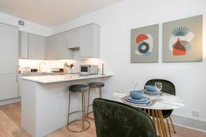 Stylish 1 bed flats in Soho, next to Piccadilly Circus and Trafalgar Square