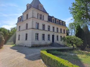 Maisons de vacances Clos du chateau : Maison 3 Chambres