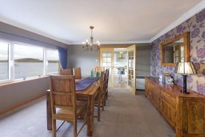 Esplanade Court Holiday Apartments