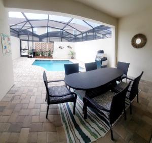 5BR Pool Home for 12 in Luxe Resort by Disney, Universal &Theme Parks