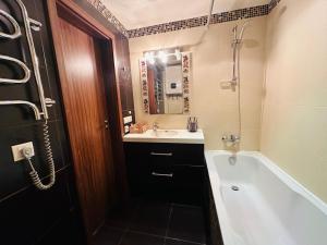 Botanical Garden Apartment