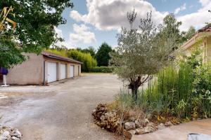 Maisons de vacances Charmante maison avec parc arbore & piscine au sel : photos des chambres