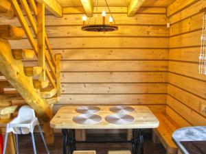 Tranquil Lakefront holiday home