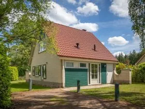 Nice holiday home in Hellendoorn - هيليندورن