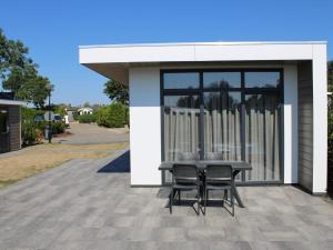 Chalet with Pond View in Gelderland