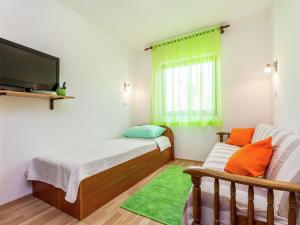 Holiday home only 800 m from the beach