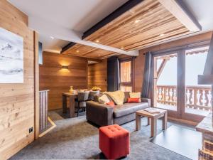 Apartment with Pool Access