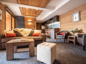 Apartment with Pool Access