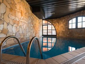 Apartment with Pool Access