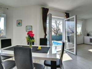 Holiday Home Vodnjan near Beach