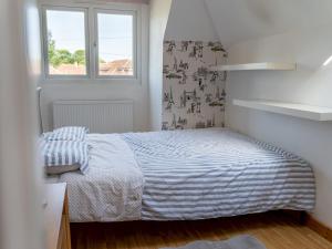 Pass the Keys Charming 3 bed house with parking and large garden