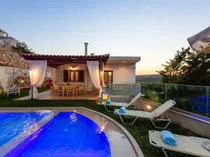 Upscale Villa with Private Pool - Perama