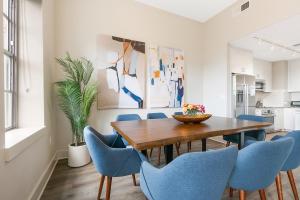 Spacious 4B Oasis steps from French Quarter - Your NOLA Dream Awaits!