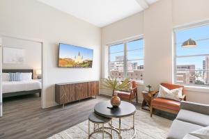 Spacious 4B Oasis steps from French Quarter - Your NOLA Dream Awaits!