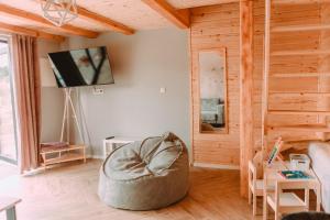 Domki Nad Stawami z Jacuzzi i Sauną 1