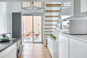 Just Urban Stays - Spacious and Bright Loft - Fondazione Prada