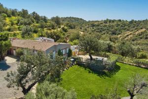 Laranjeira by Vintage Travel